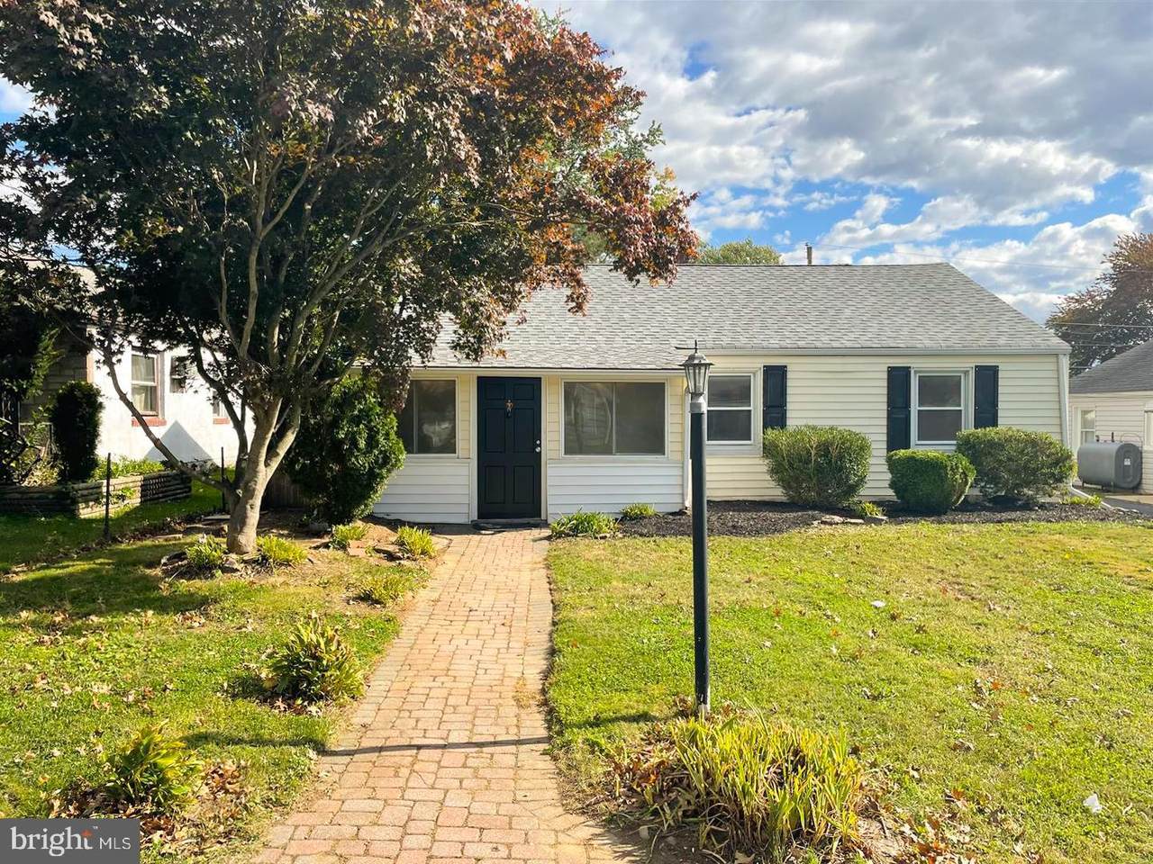 87 Florence Avenue - Photo 1