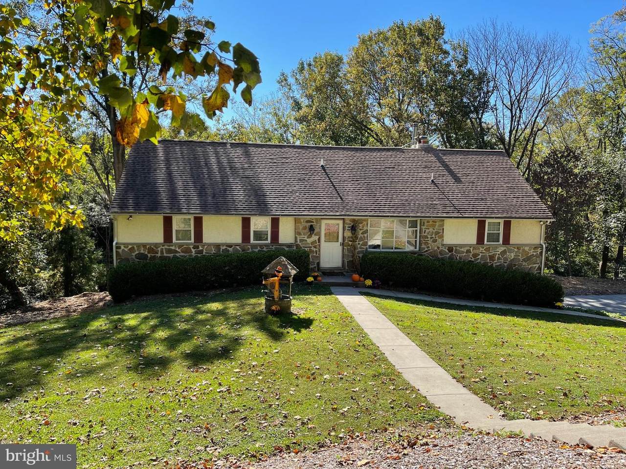 1501 Overhill Circle - Photo 1