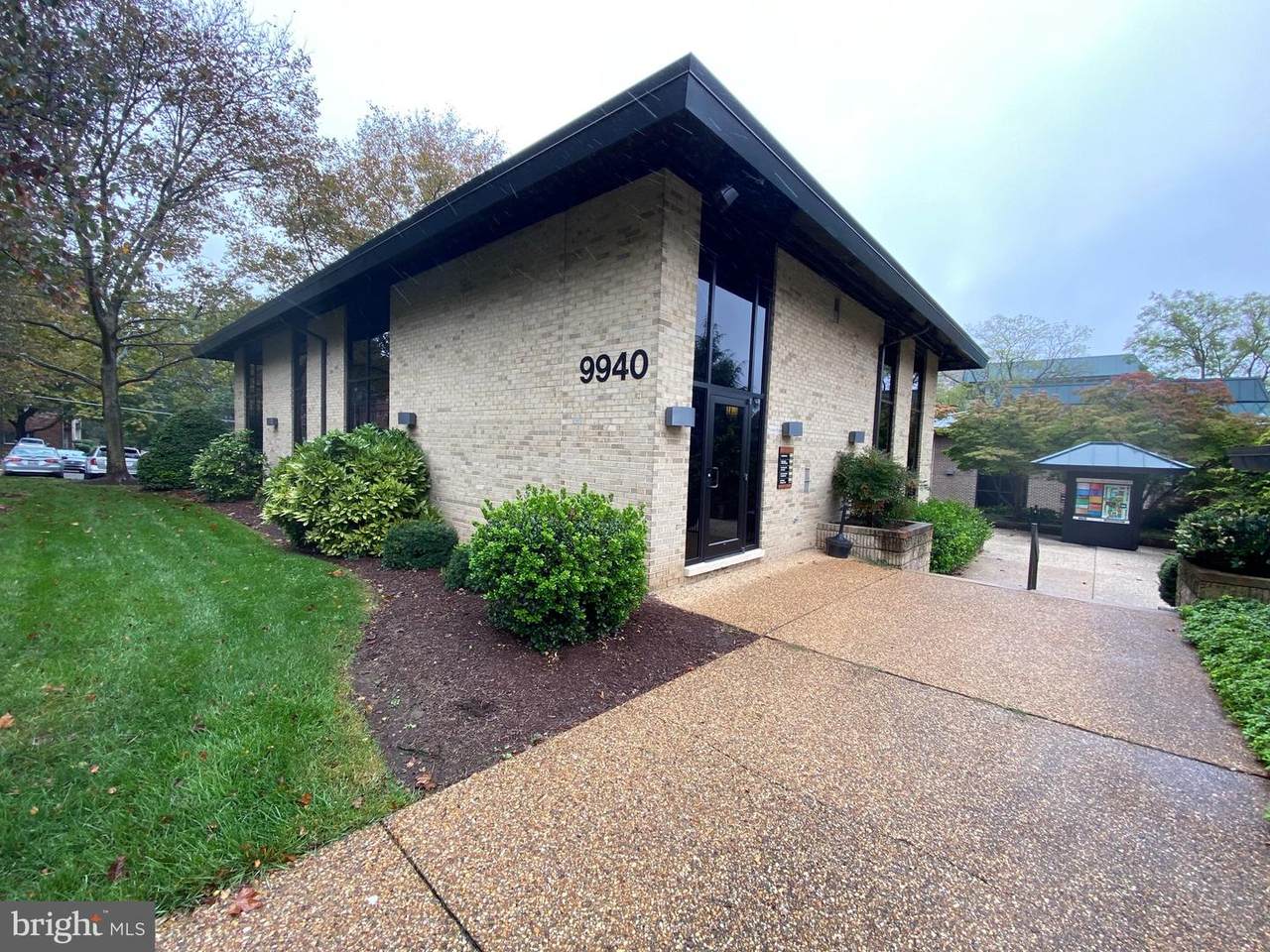 9940 Main Street - Photo 1