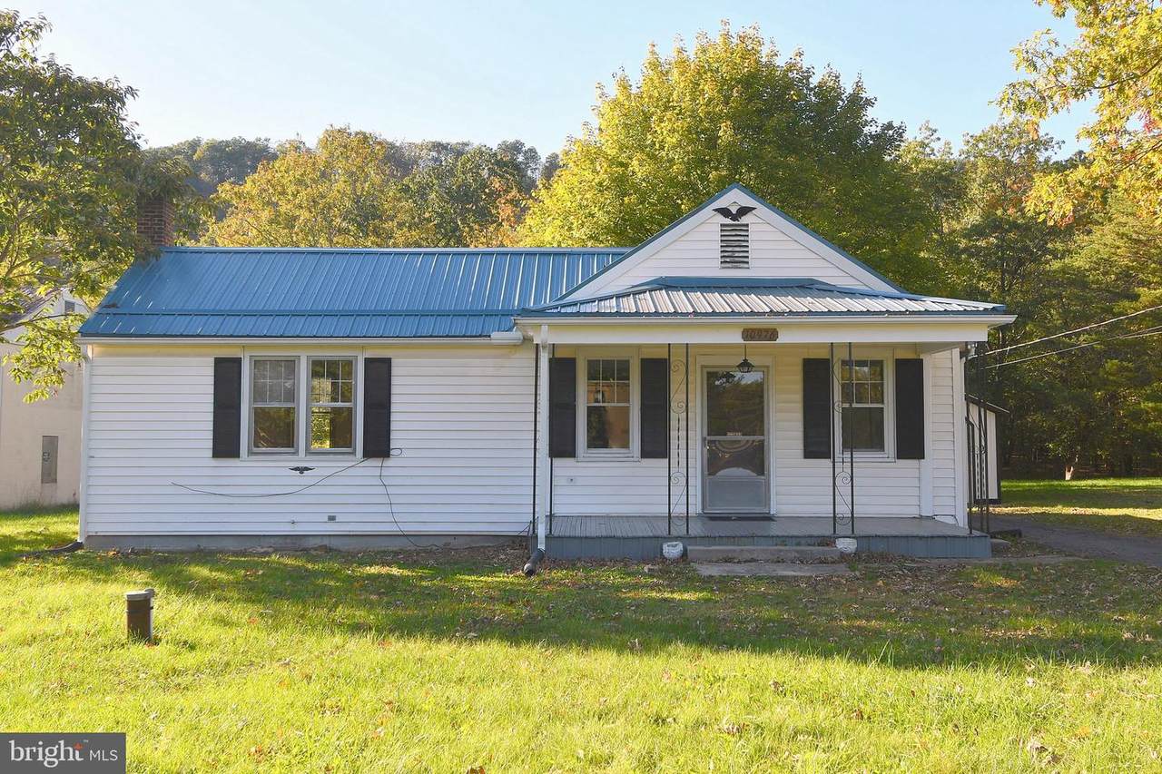 10976 Valley Road - Photo 1