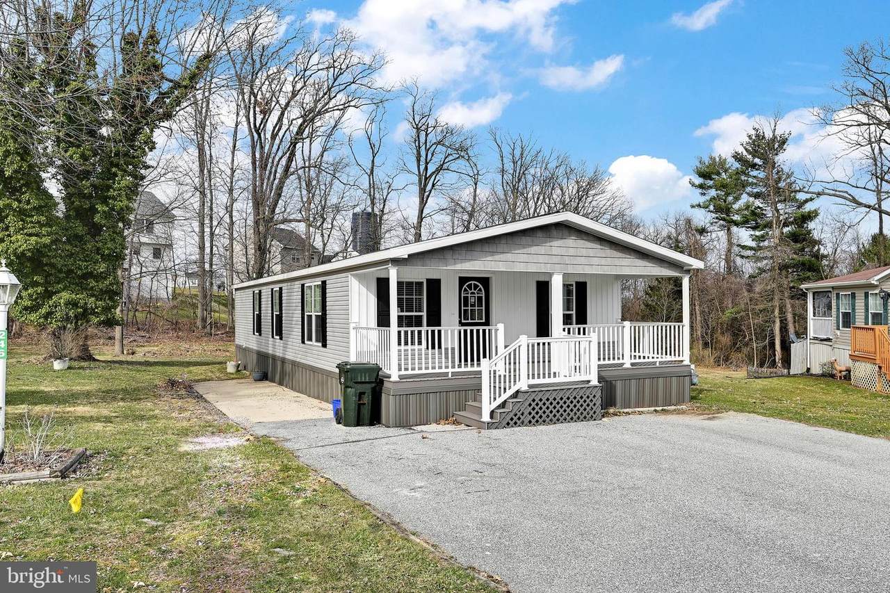 246 Holly Drive - Photo 1