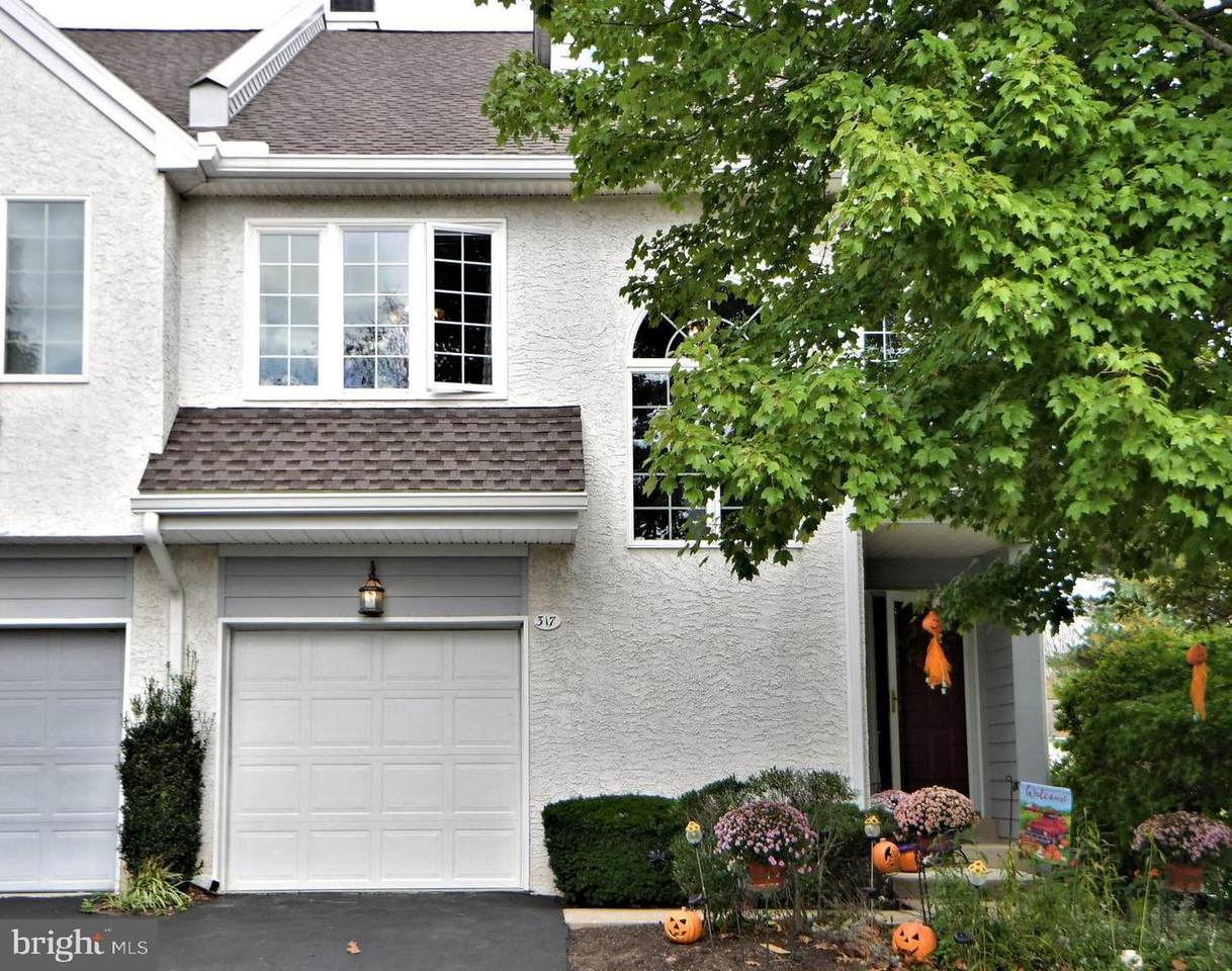 317 Bristol Circle - Photo 1