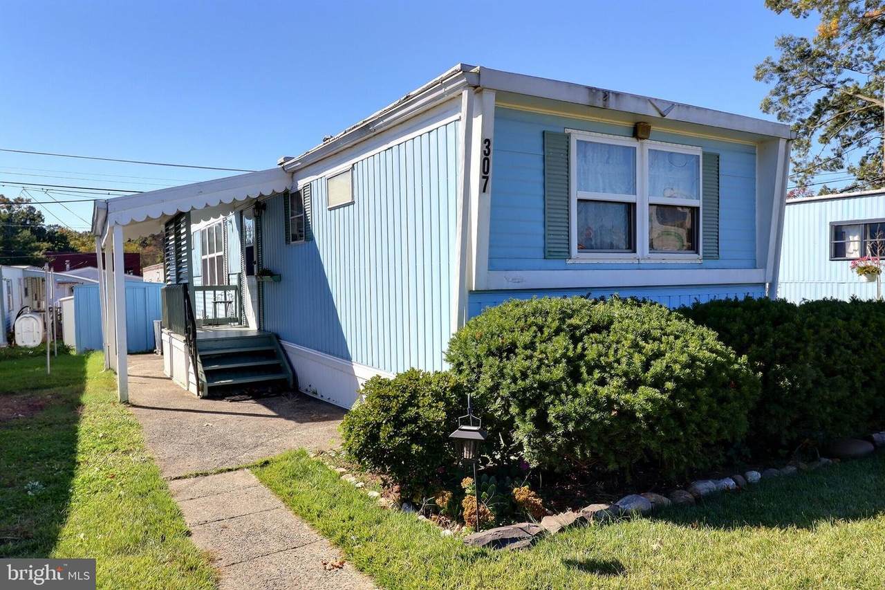 1405 Farrell Avenue - Photo 1
