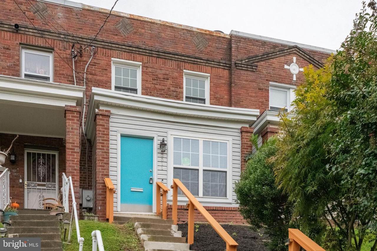 2511 Fairlawn Avenue - Photo 1