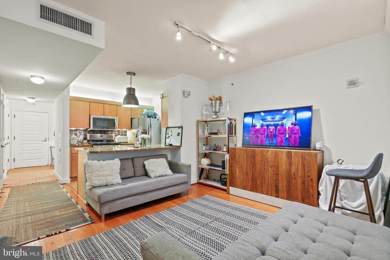 616 E Street - Photo 1