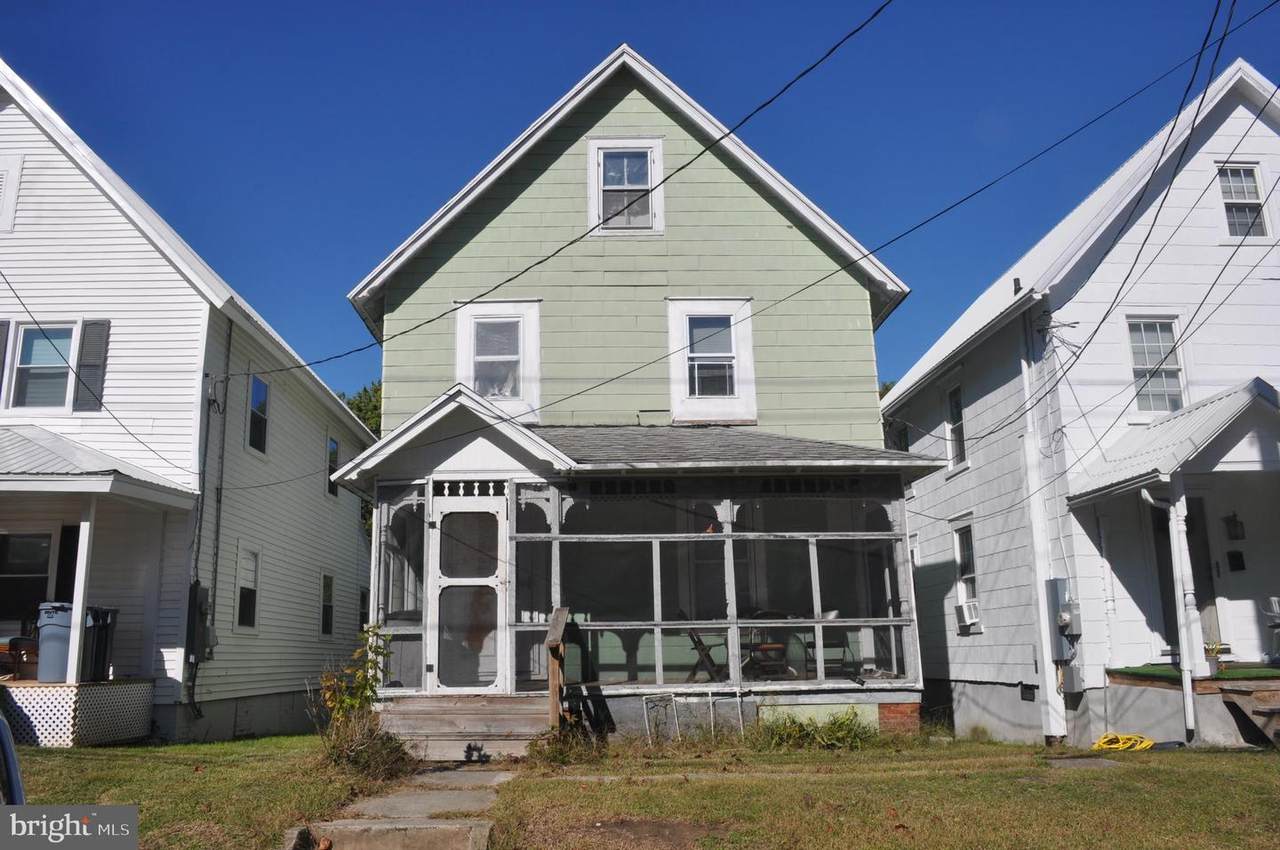 910 2ND Street - Photo 1