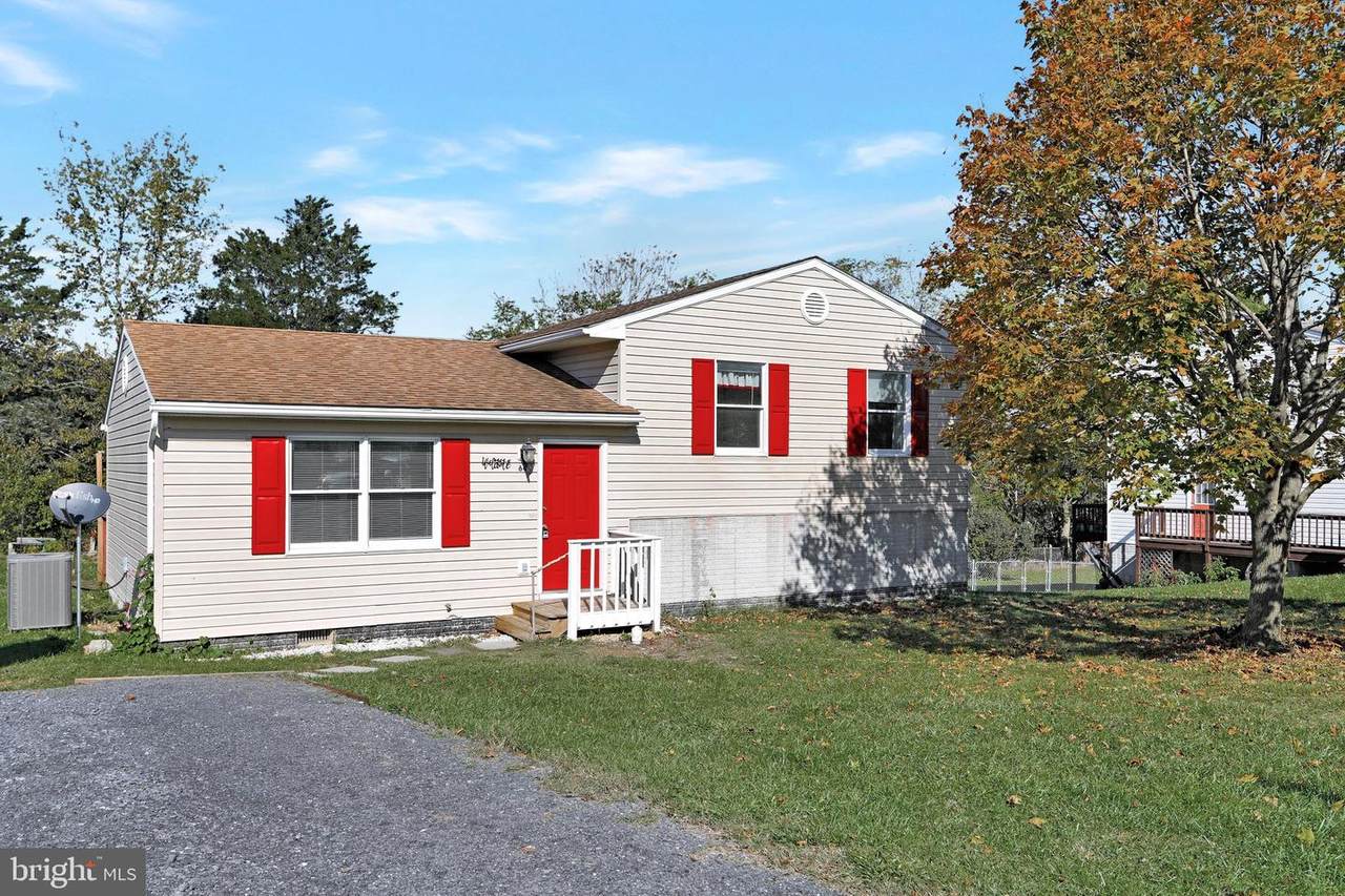 64 Wise Avenue - Photo 1