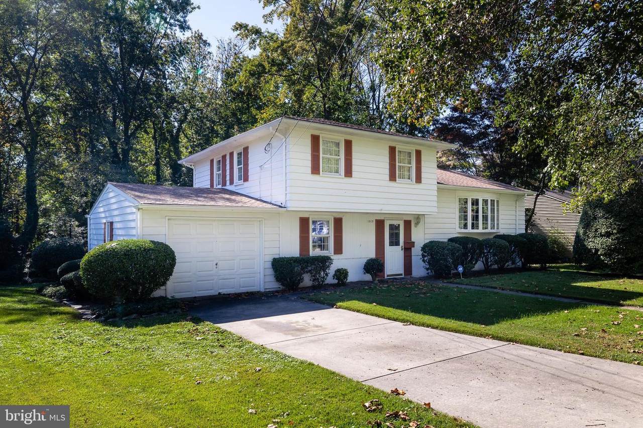 1015 Sycamore Avenue - Photo 1
