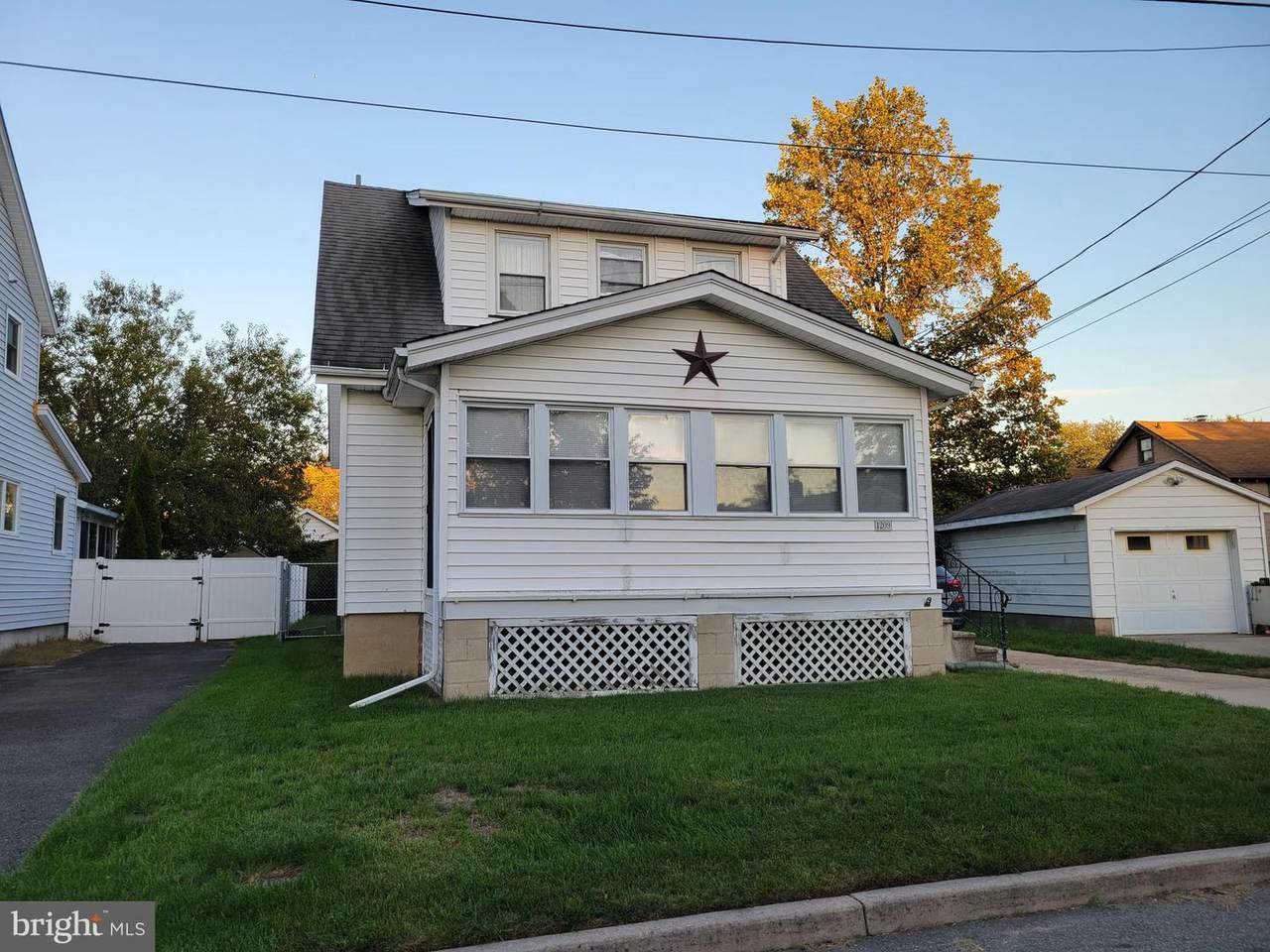 1209 Wall Avenue - Photo 1