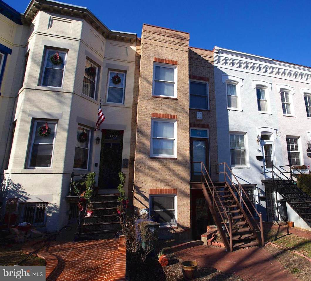122 Carolina Avenue - Photo 1