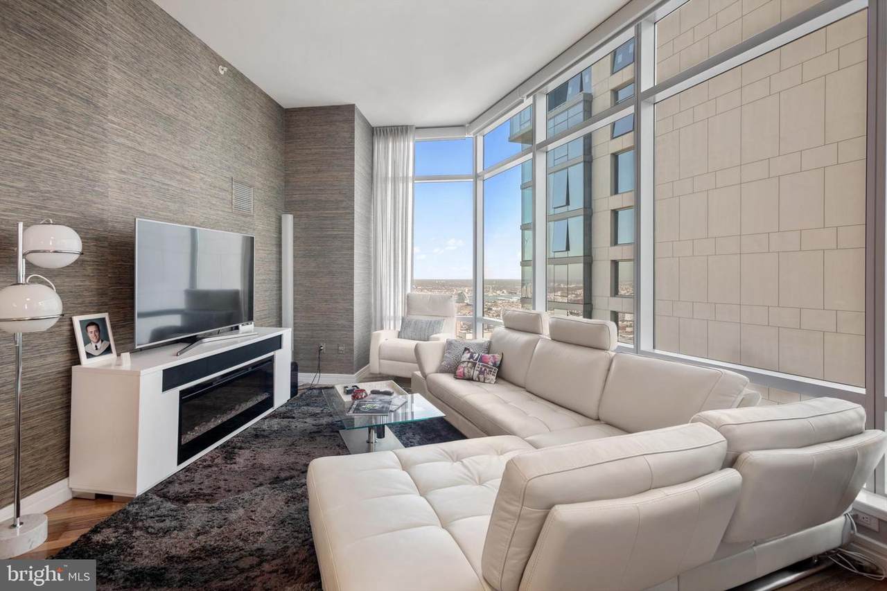 1414 Penn Square - Photo 1