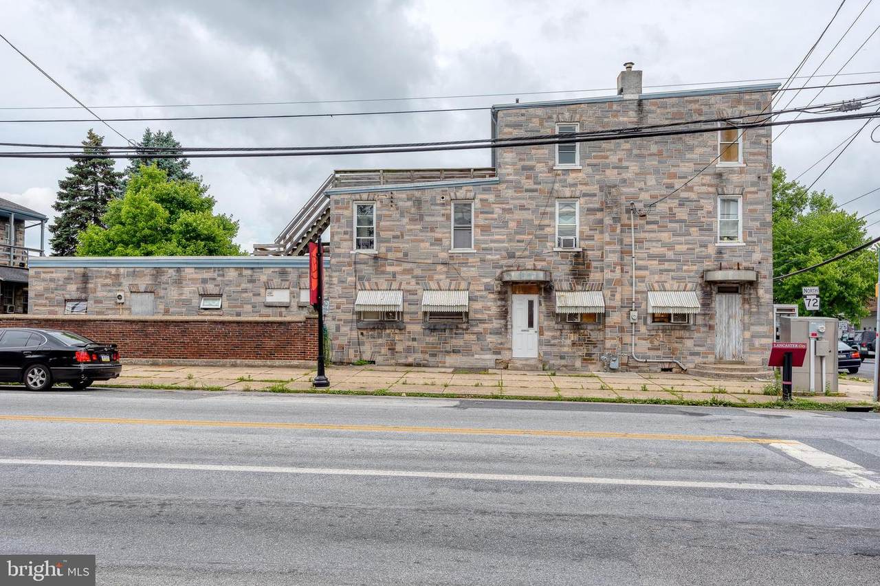 902 Queen Street - Photo 1