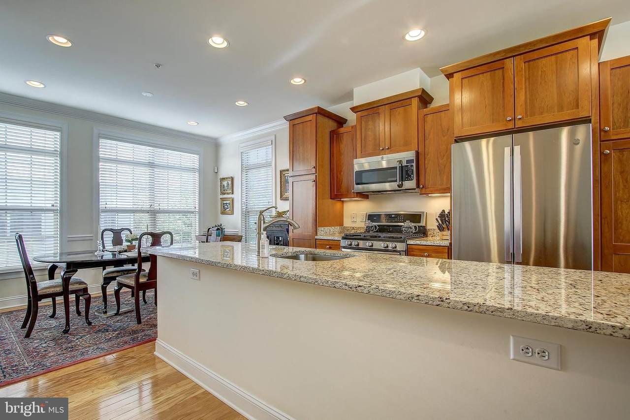 422 Thomas Street - Photo 1