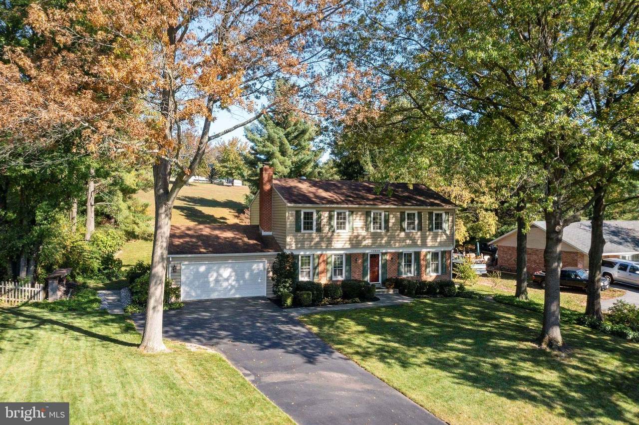 10809 Bellehaven Boulevard - Photo 1