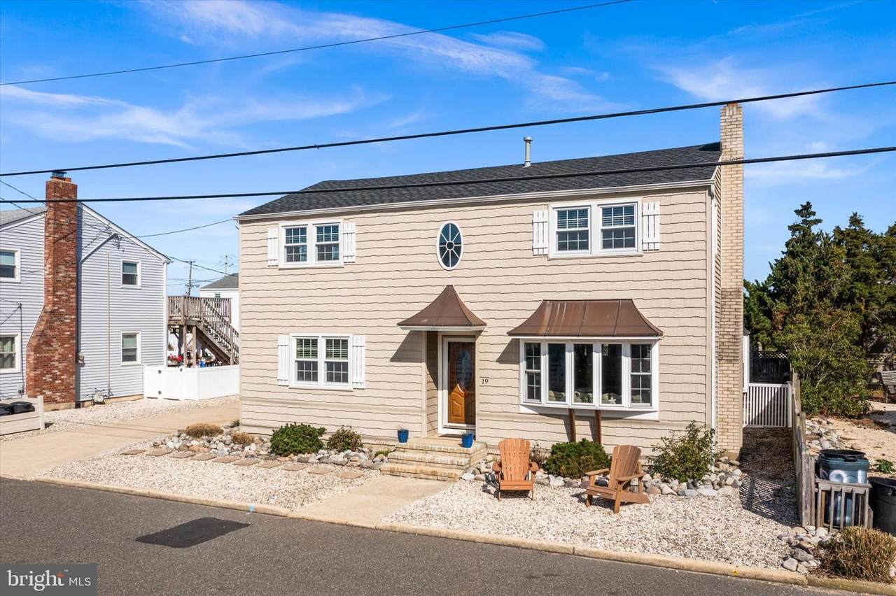 19 Nevada Avenue - Photo 1