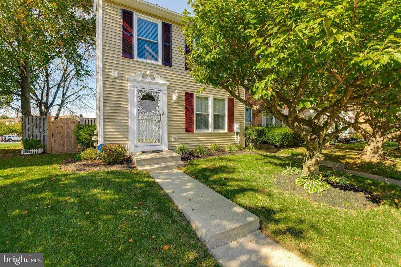 10 Strand Court - Photo 1