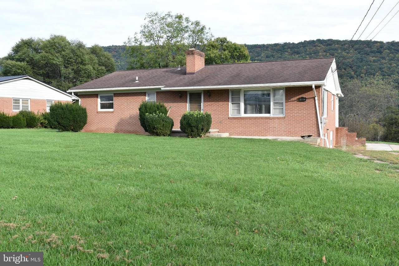 188 Maple Avenue - Photo 1