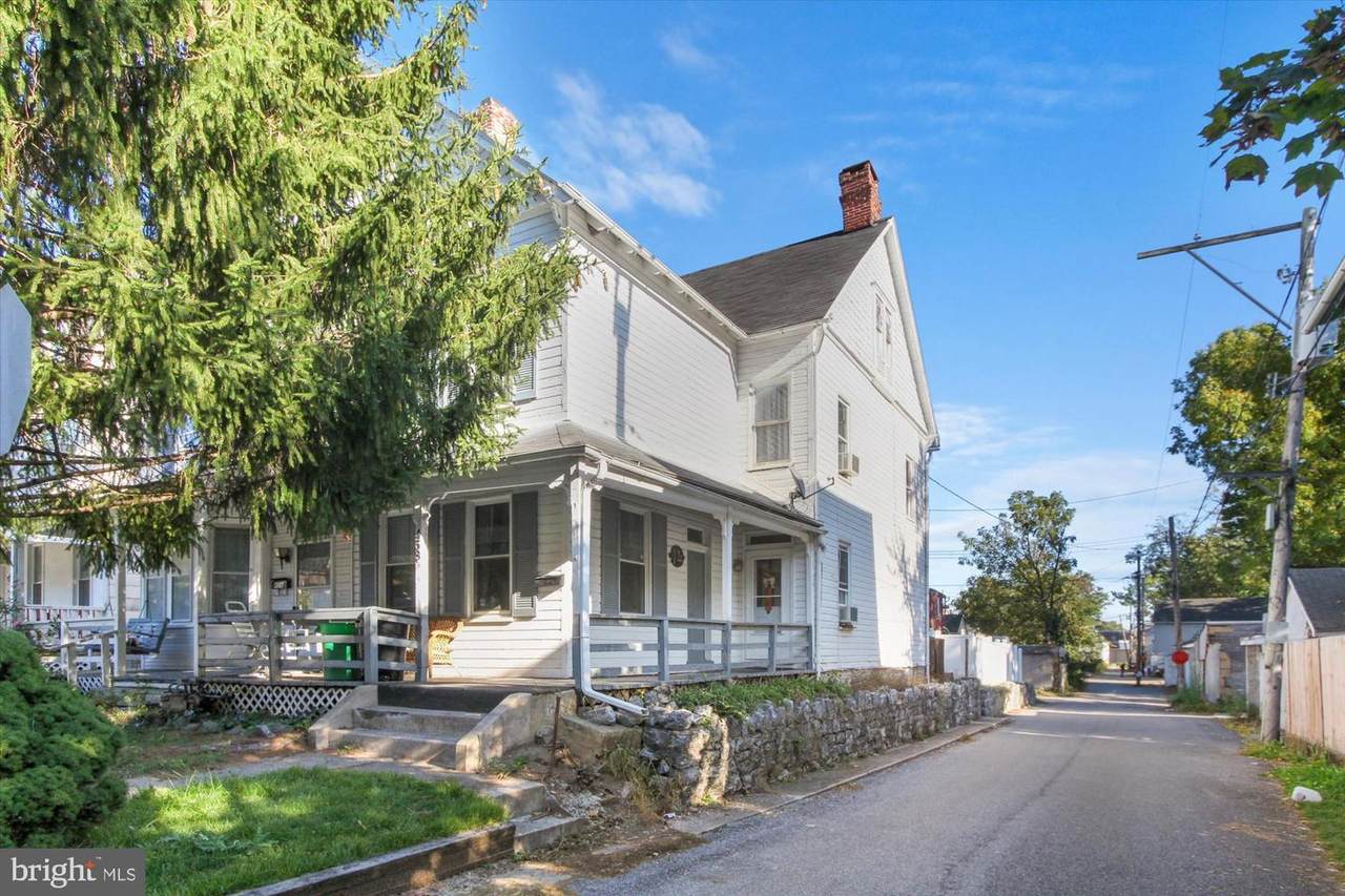 458 Park Street - Photo 1