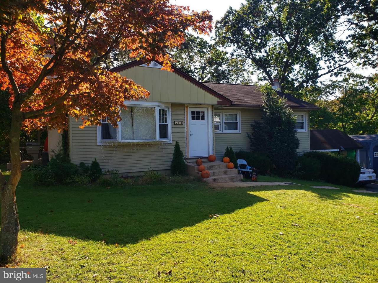 590 Mohawk Avenue - Photo 1
