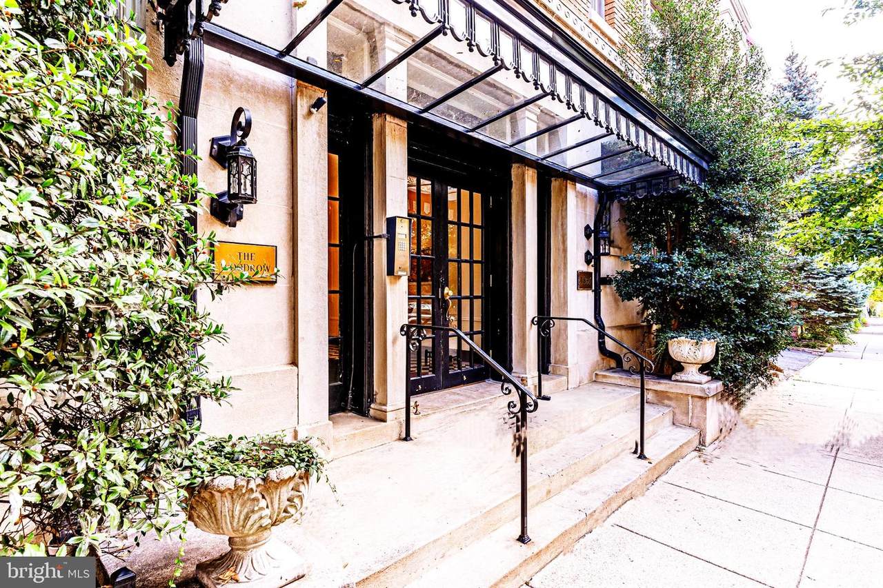 1835 Phelps Place - Photo 1