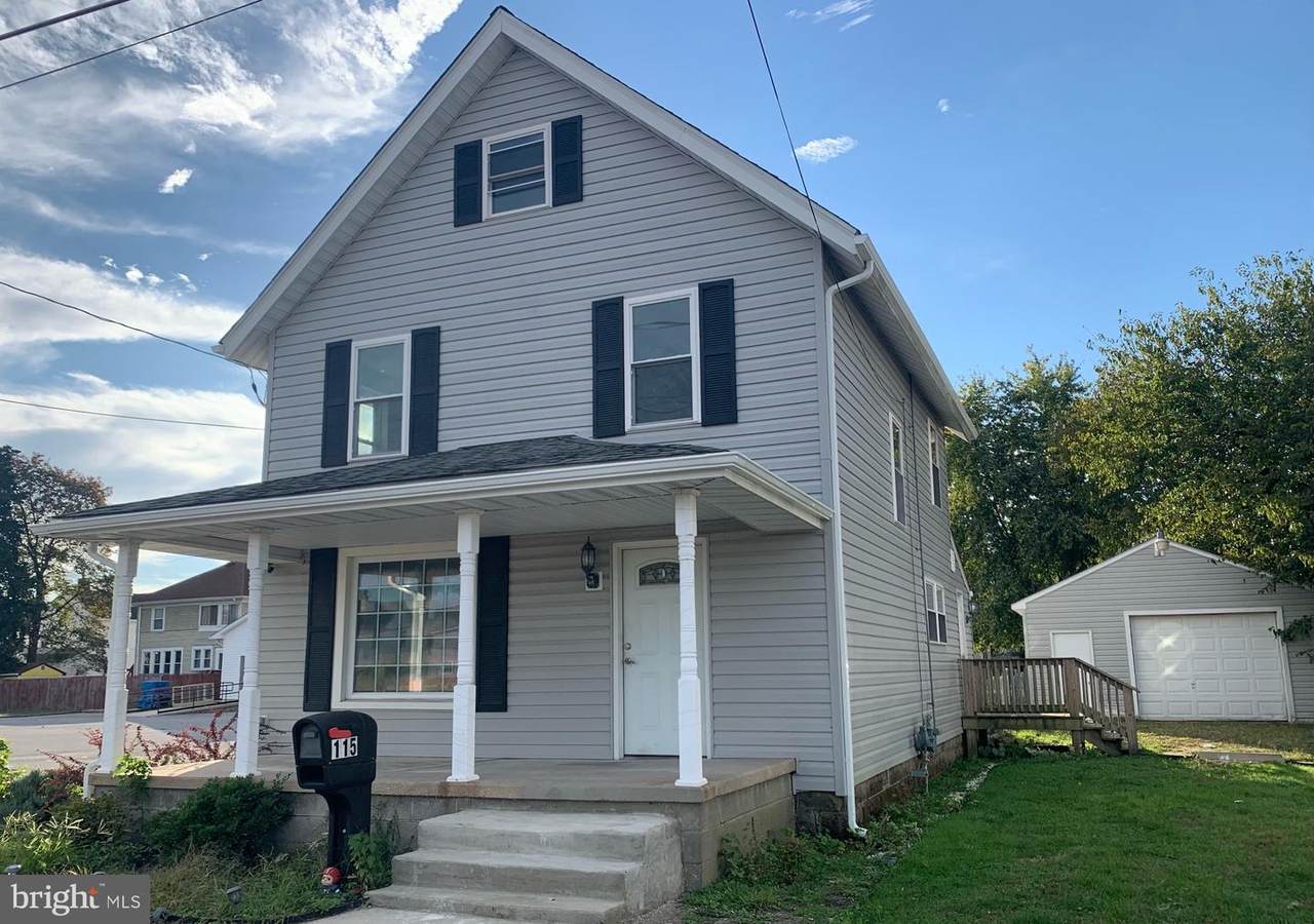 115 Railroad Avenue - Photo 1
