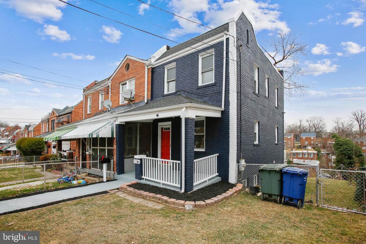 1704 40TH Street - Photo 1