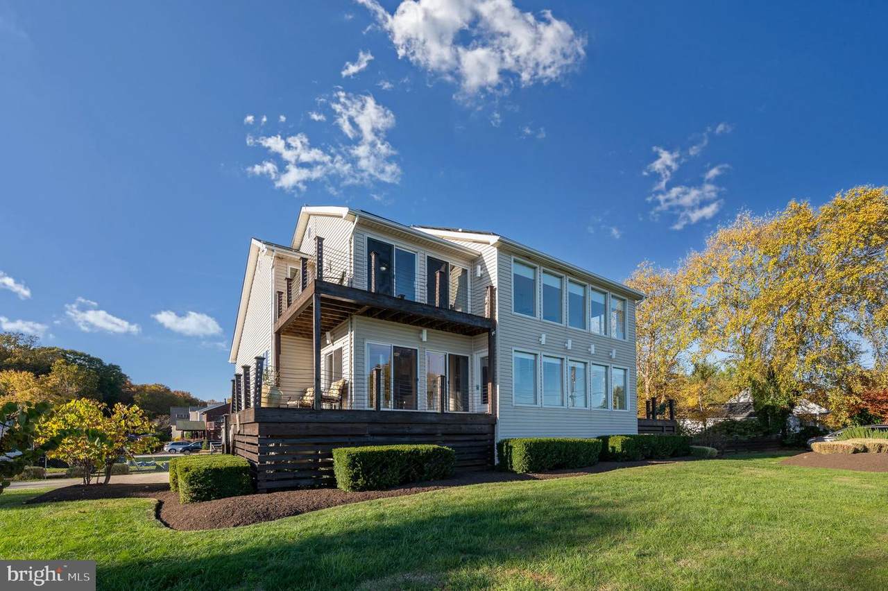 100 Elliott Place - Photo 1