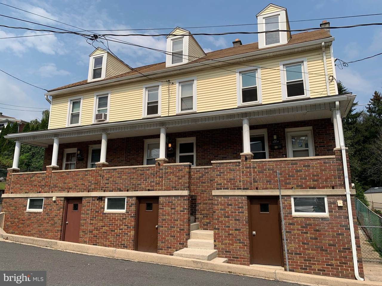 617 Pear Street - Photo 1