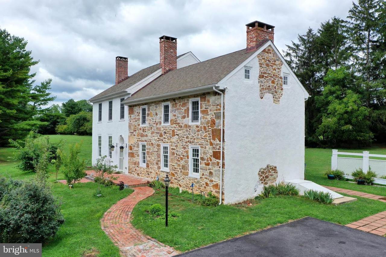 609 Lincoln Highway - Photo 1