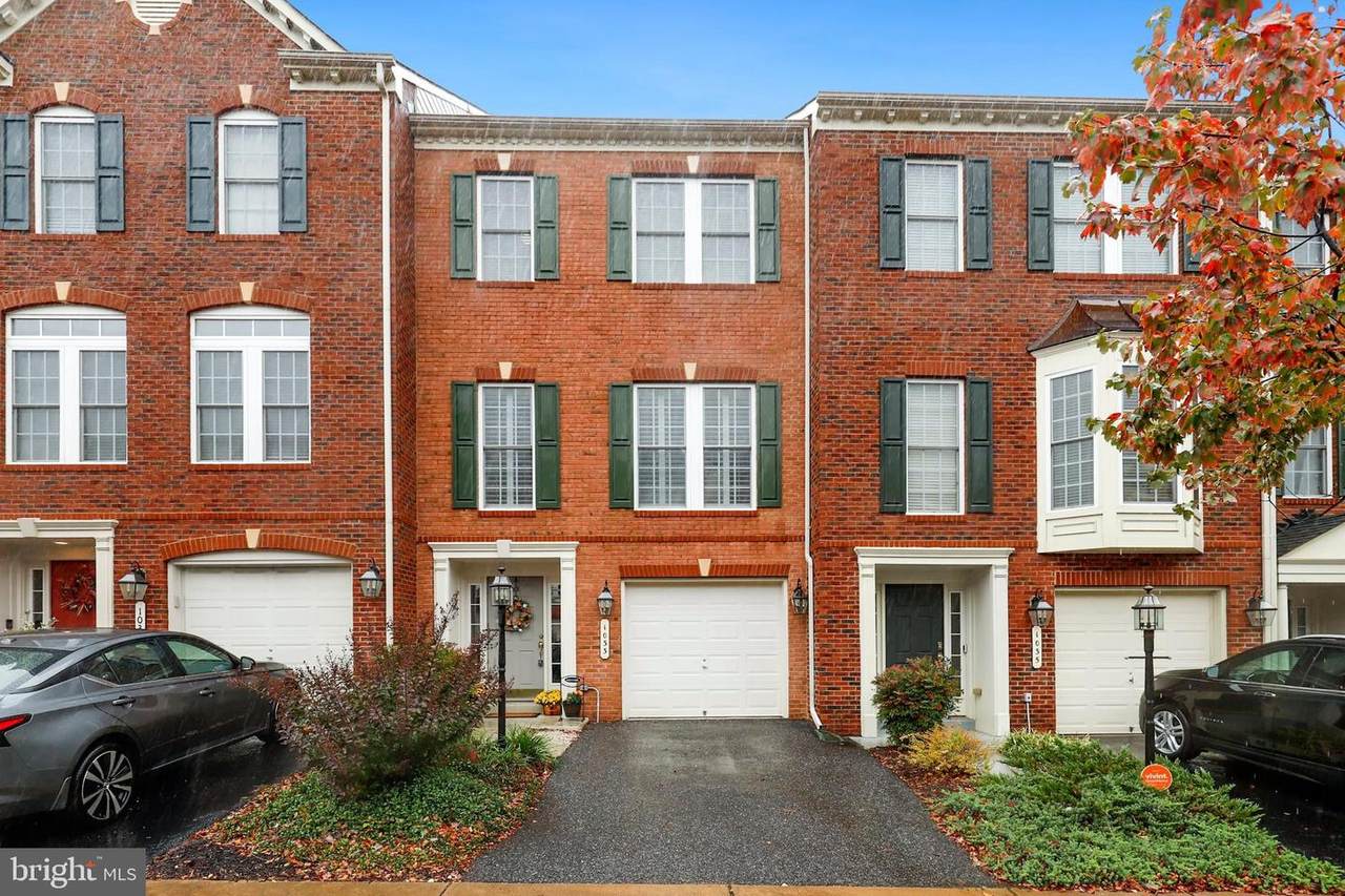 1033 Hotchkiss Place - Photo 1