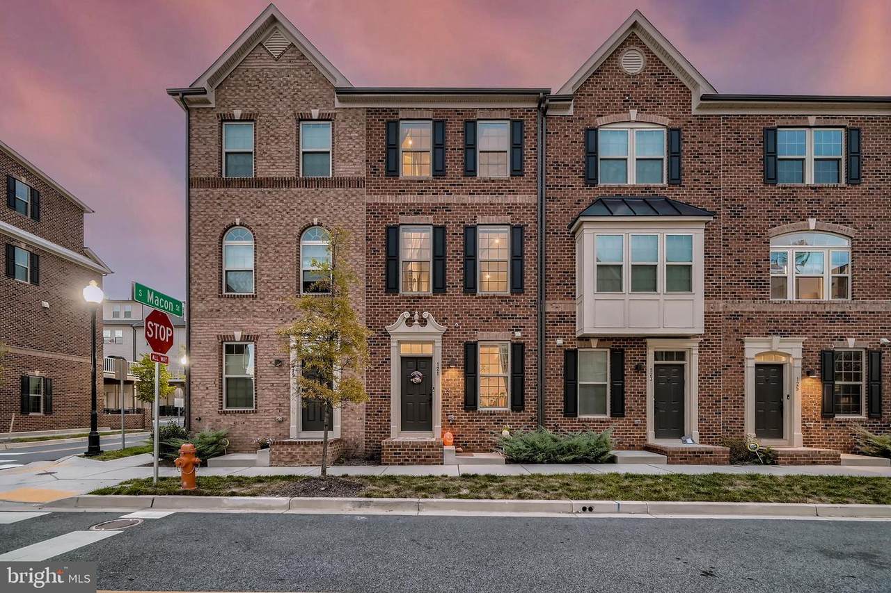 121 Newkirk Street - Photo 1