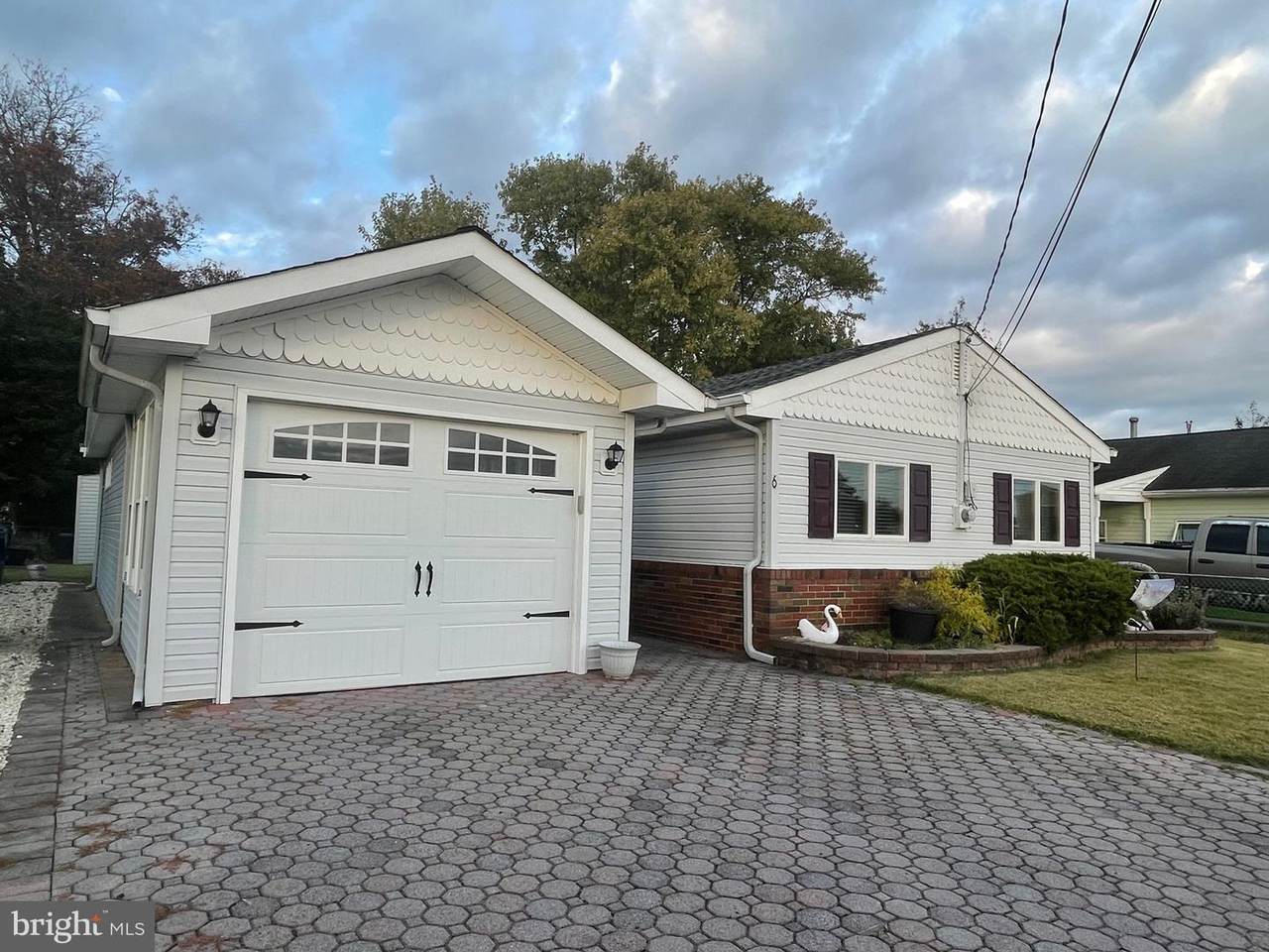 6 Silver Lake Court - Photo 1