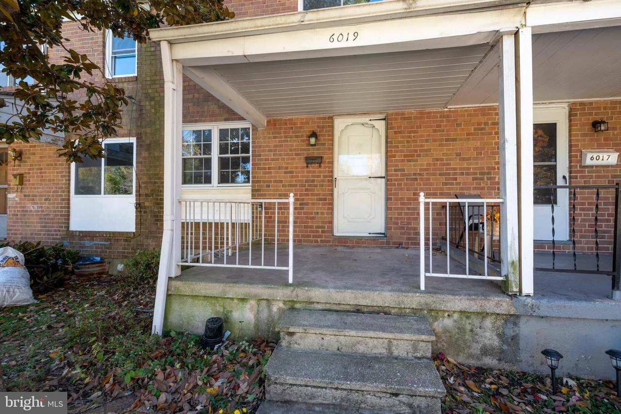 6019 Arizona Avenue - Photo 1