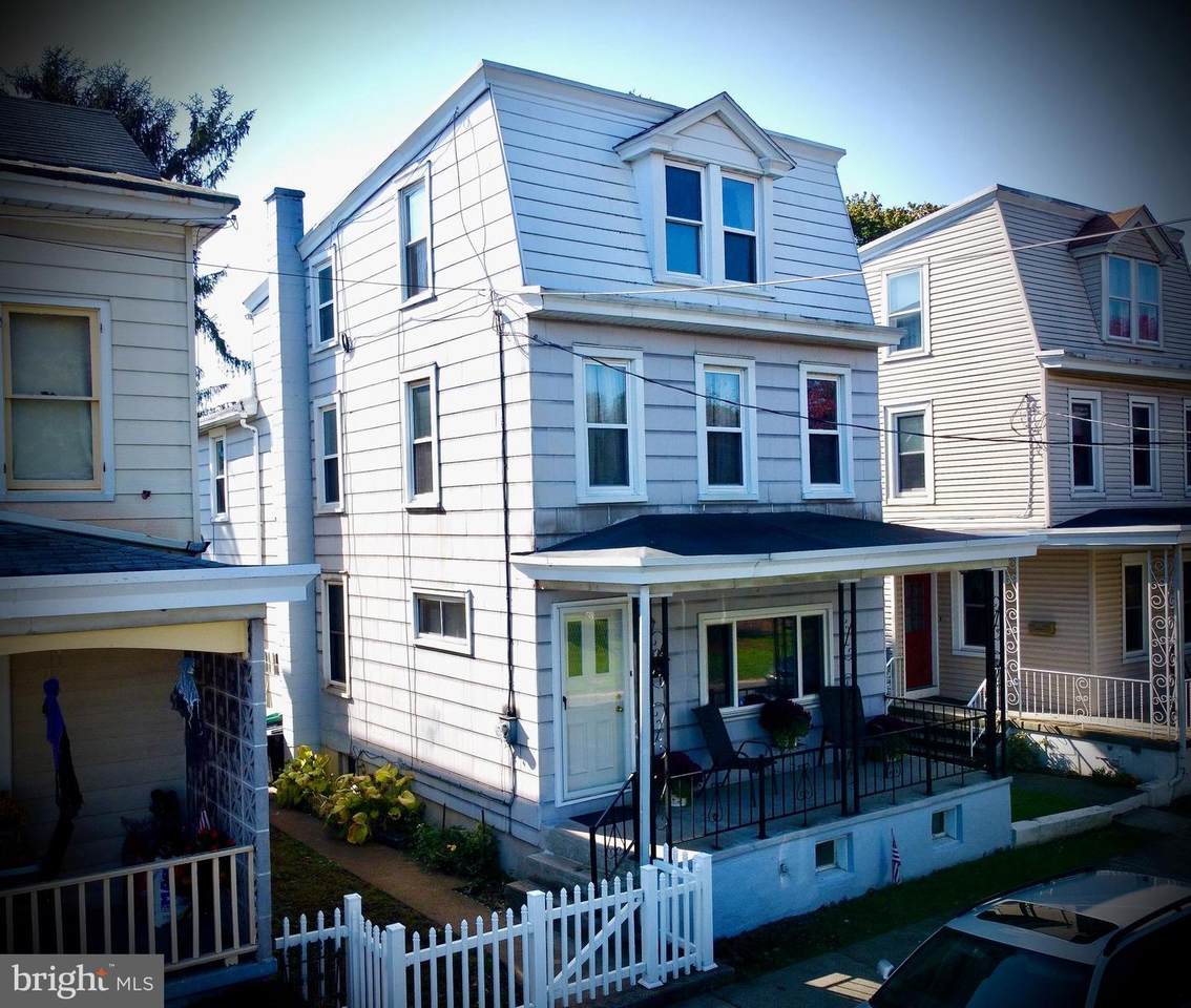 318 Parkway - Photo 1