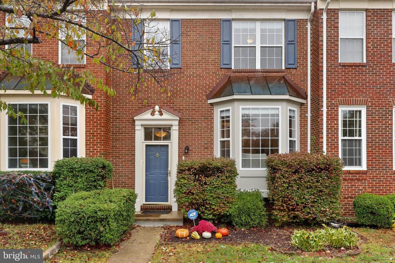 6230 Roudsby Lane - Photo 1