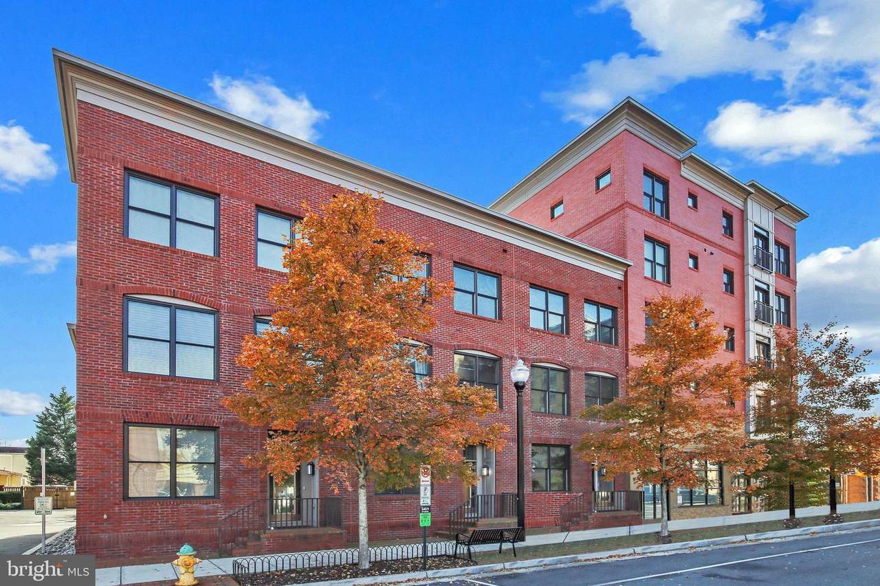 2814 11TH Street - Photo 1