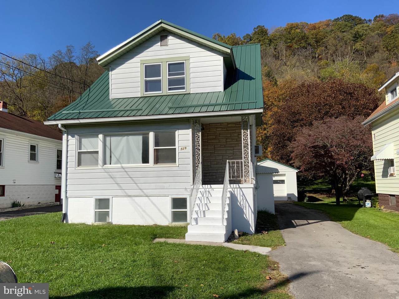 529 Maryland Street - Photo 1