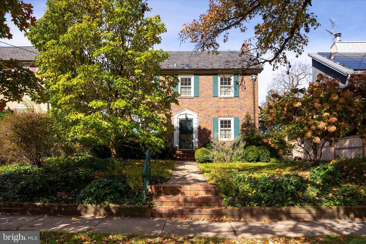 42 Hawthorne Avenue - Photo 1
