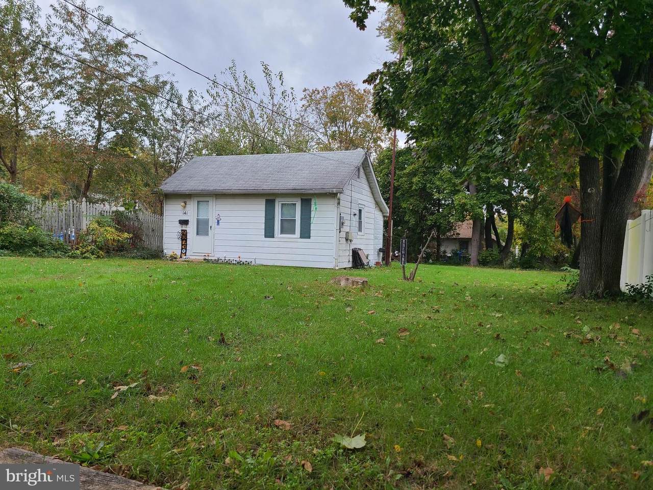 141 Center Street - Photo 1