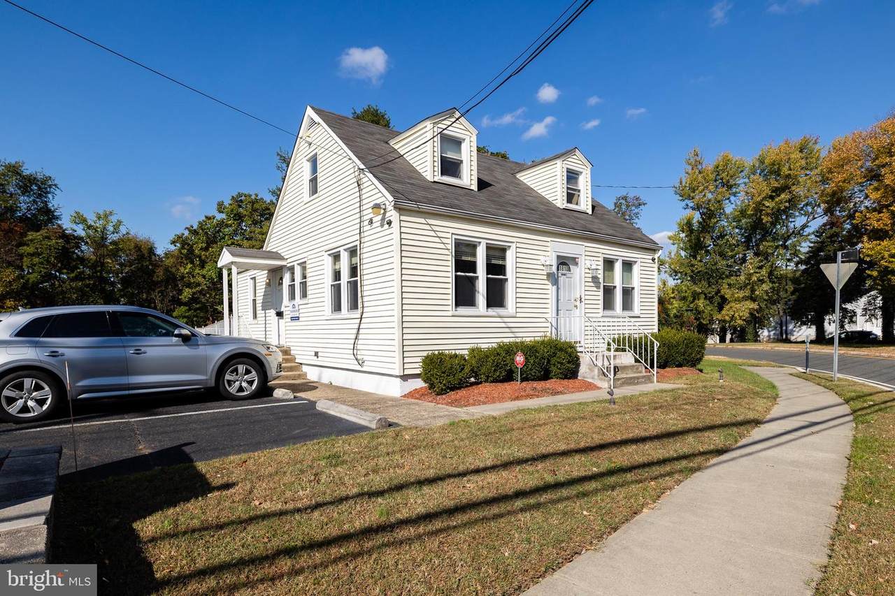 1810 Springdale Road - Photo 1