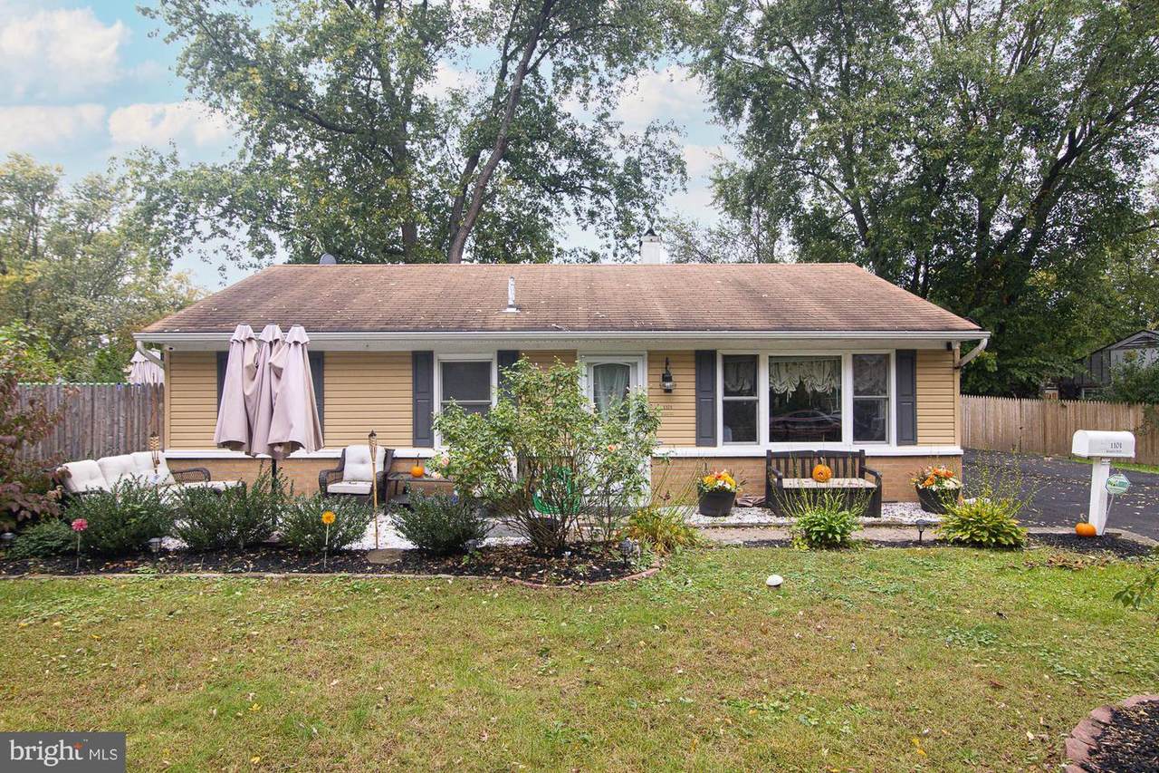1101 Karen Avenue - Photo 1