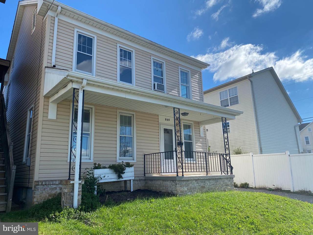 505 High Street - Photo 1