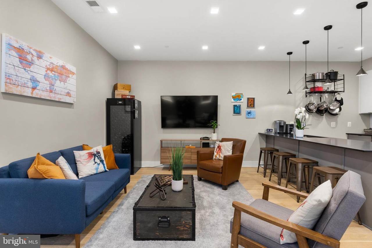 615 15TH Street - Photo 1