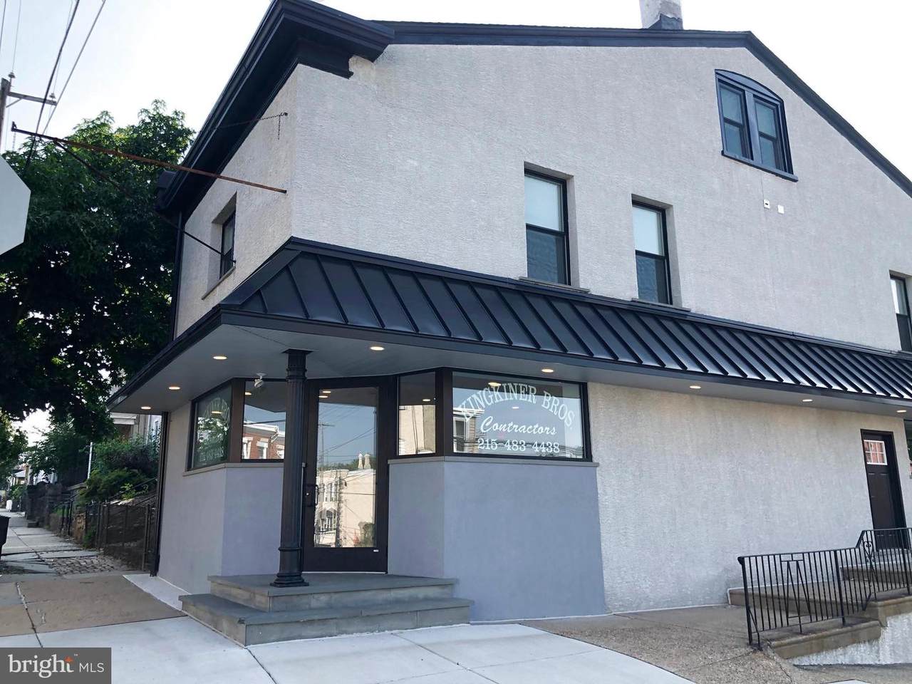 441 Leverington Avenue - Photo 1