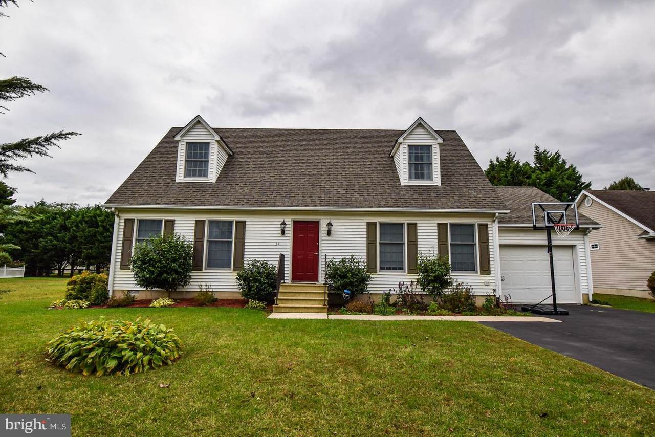 31 Radcliffe Drive - Photo 1