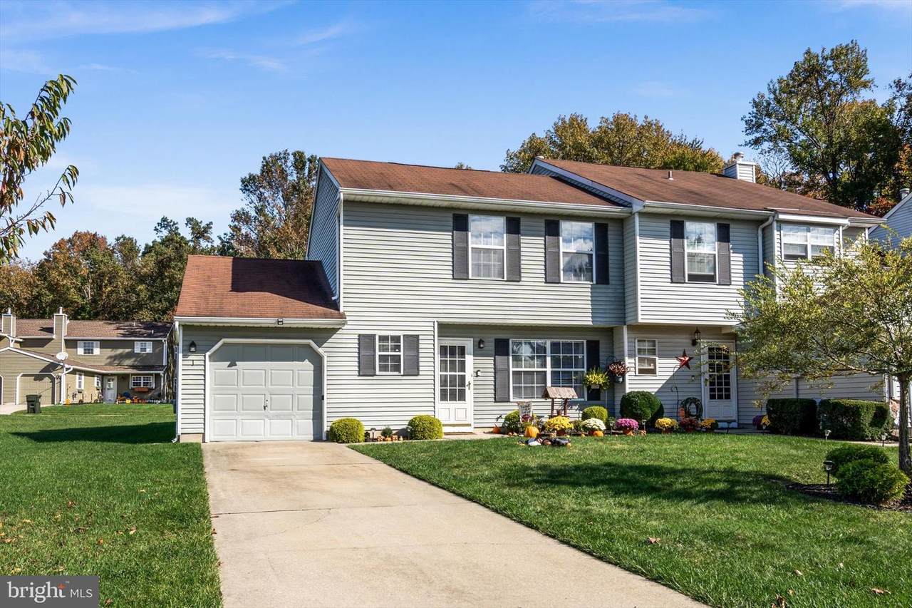 1 Montpelier Lane - Photo 1