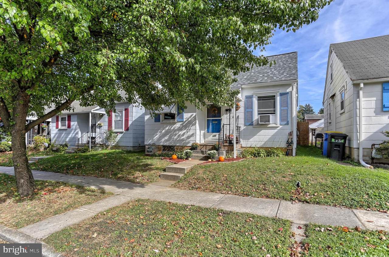 977 Lancaster Avenue - Photo 1