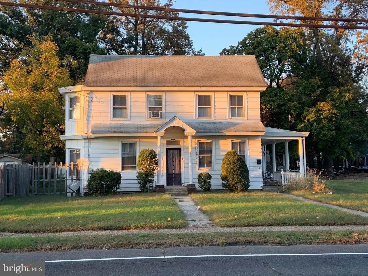 209 Warren Street - Photo 1