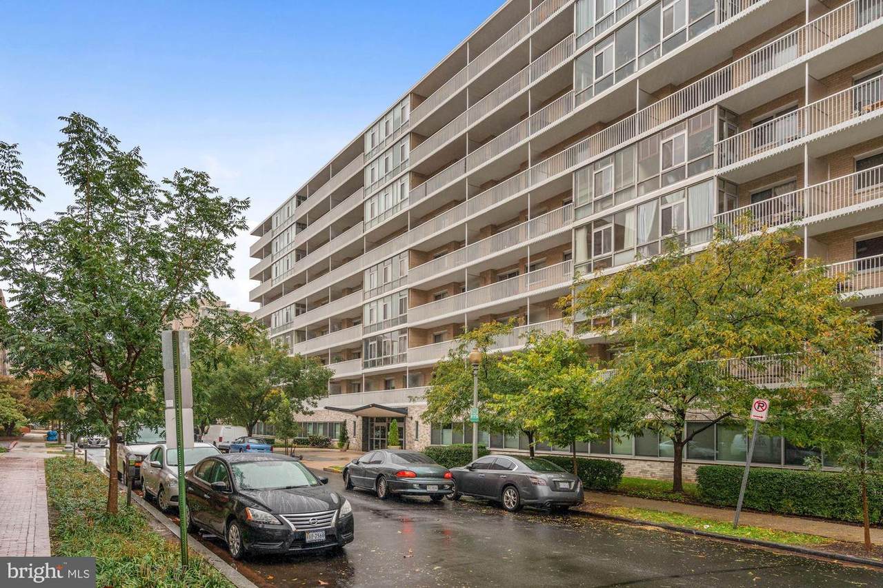 730 24TH Street - Photo 1