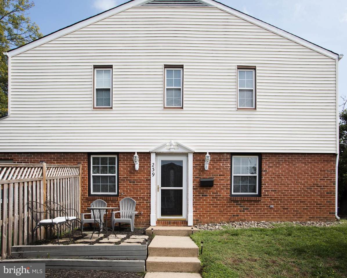 239 Nottoway Street - Photo 1